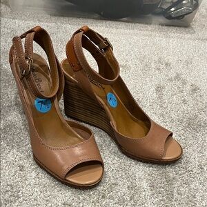 Lucky Brand Tan Wedge Sandals